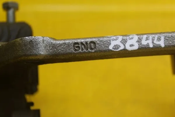 Support de serrage OEM 0822C droit arrière Audi A4 B8 image 3