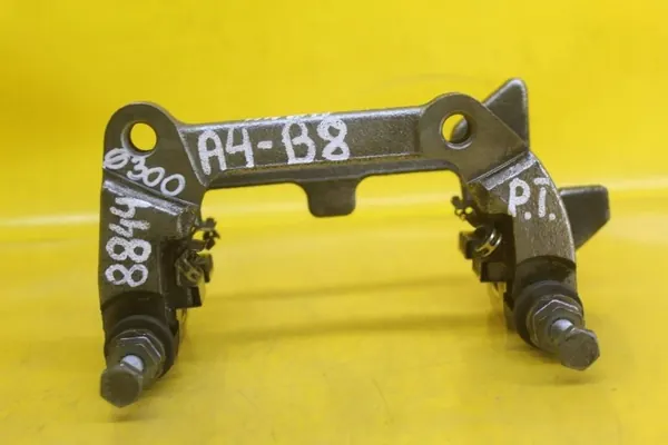 Support de serrage OEM 0822C droit arrière Audi A4 B8 image 6