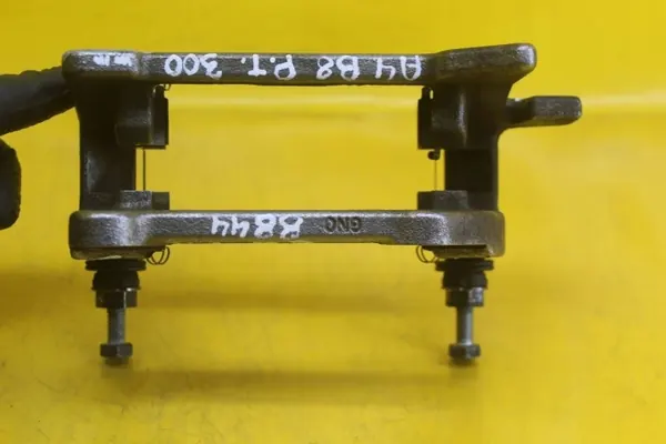 Support de serrage OEM 0822C droit arrière Audi A4 B8 image 9