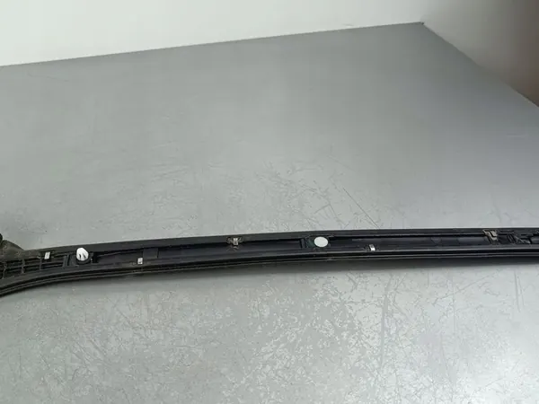 2022 Jeep Grand Cherokee WL Side Window Trim FOB42607 image 4