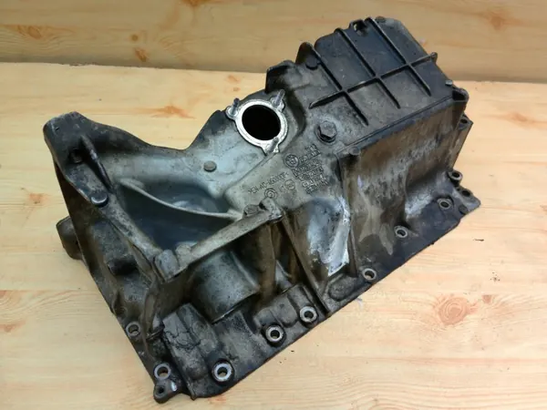 Öljypannu OEM 11138572020 BMW F10 F11 XDrive 2.0D:lle image 2