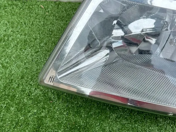 Vasen etuvalaisin Ford Transit Connect MK1 2T14-13008-AB image 2