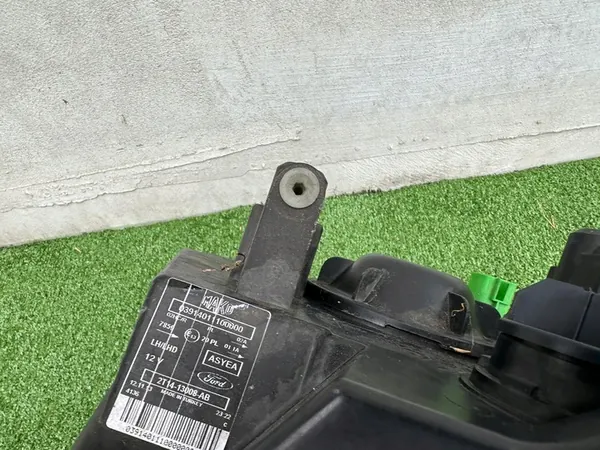 Vasen etuvalaisin Ford Transit Connect MK1 2T14-13008-AB image 9