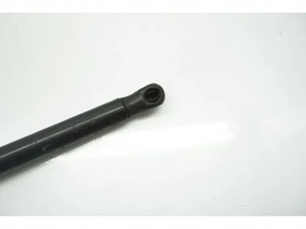 Audi A3 Heckklappendämpfer OEM 8P0823359 - Gebraucht image 9