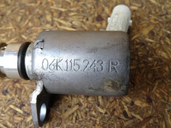 Válvula de Controle AUDI TT 8S 1.8 TFSI CJS 06K115243R image 3