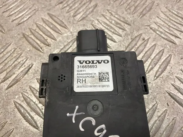 Volvo XC90 2020 Dodehoekmodule OEM 31665693 image 3