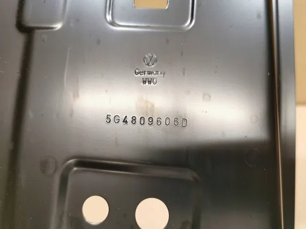 VW Golf 7 Cubrepilar A derecho delantero OEM 5G4809606D image 7