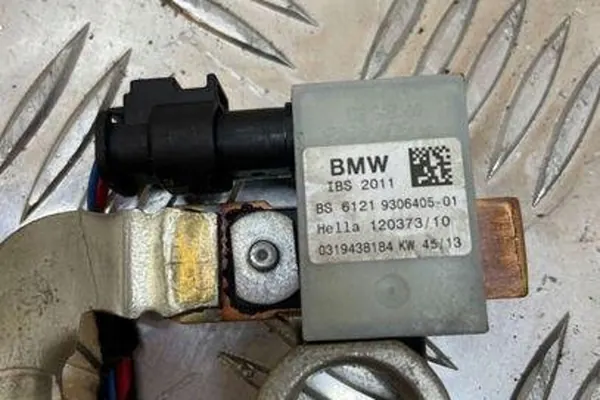 Klema minusowa BMW 3 TOURING 2.0L diesel 135kW image 2