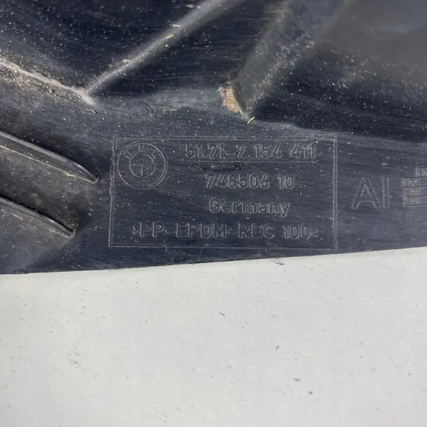 Voorste rechter wielkast BMW 3 Serie E90 E91 OE 51717154411 image 5