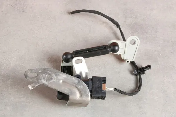 BMW Koplampniveausensor OEM 6895466 Rechts Achter image 2