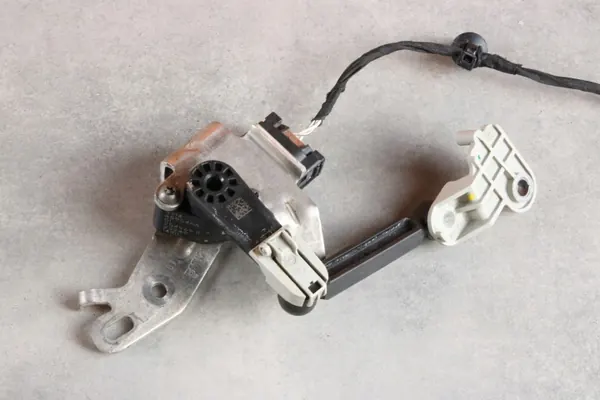 BMW Koplampniveausensor OEM 6895466 Rechts Achter image 4