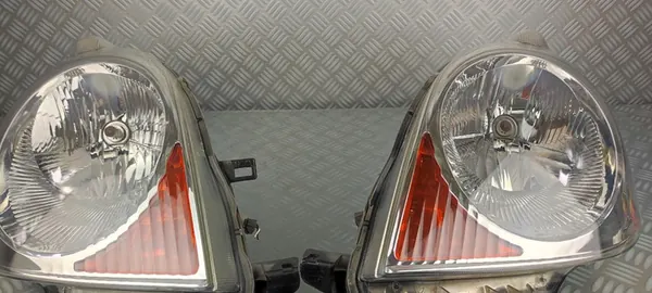 Vasen ja oikean etuvalon NISSAN NOTE E11 2006-2008 image 3