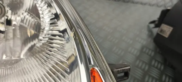 Vasen ja oikean etuvalon NISSAN NOTE E11 2006-2008 image 5