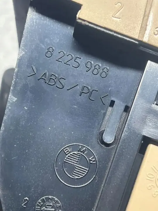Cinzeiro BMW 3 E46 OEM 8242739 - Usado image 3