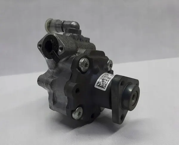 Audi A4 S4 3.2 FSI Stuurbekrachtigingspomp 8K0145154M image 2