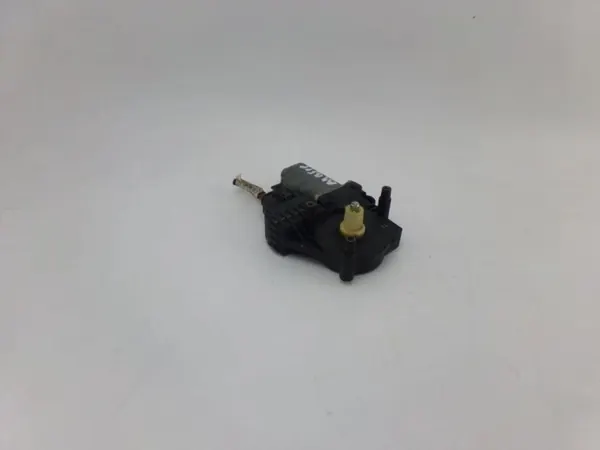 OEM 2203006217 Etu-Oikea Ikkunamoottori Audi A4 B5 image 3
