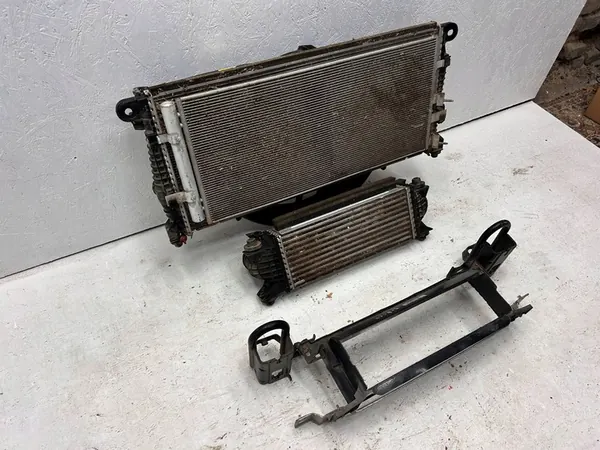 Radiador de ventilador completo Ford Ranger 2022 image 2