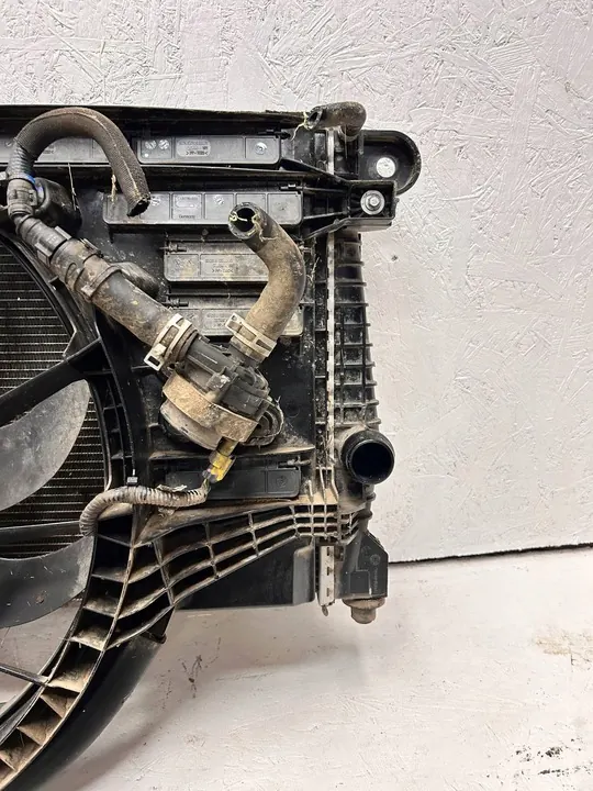 Radiador de ventilador completo Ford Ranger 2022 image 4