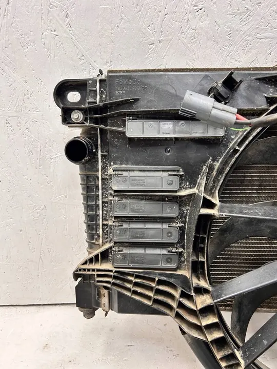 Radiador de ventilador completo Ford Ranger 2022 image 5