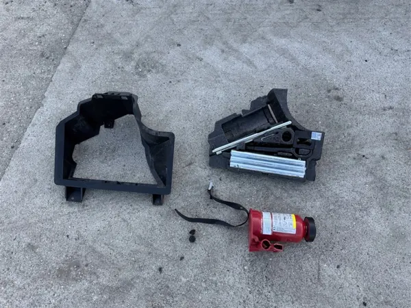 OEM LEWAREK KLUCZ ZESTAW KOŁA VW Crafter 2 image 3