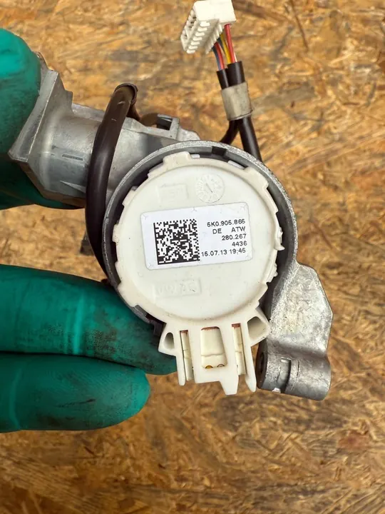 VW GOLF VII Sytytyskytkin Avain 1K0905851 image 5