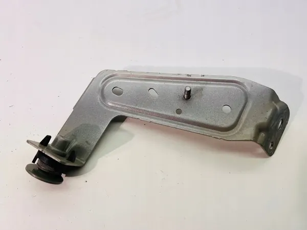 VOLVO XC40 Lokasuoja Tuki image 2