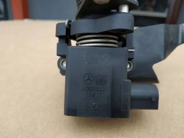 Potenciómetro gas OEM A0125423317 Mercedes Clase E W210 image 8