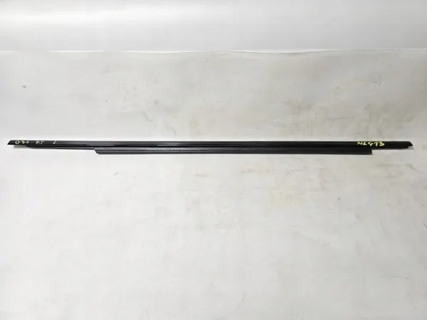 BMW 5 G31 Oikea Taka Kaavin Nauha OEM 7404032 image 2