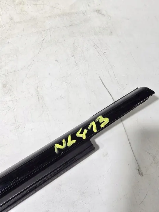 BMW 5 G31 Oikea Taka Kaavin Nauha OEM 7404032 image 4
