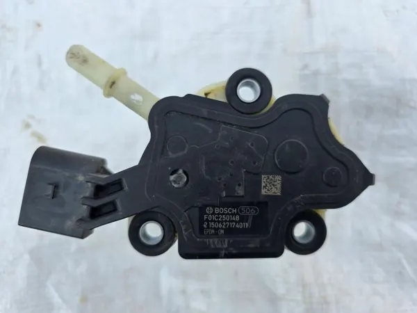 Käytetty Audi OE AdBlue-pumppu OEM F01C070012 image 2
