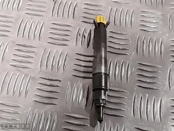 Iniettore carburante Skoda Fabia Mk1 (6Y) image 2