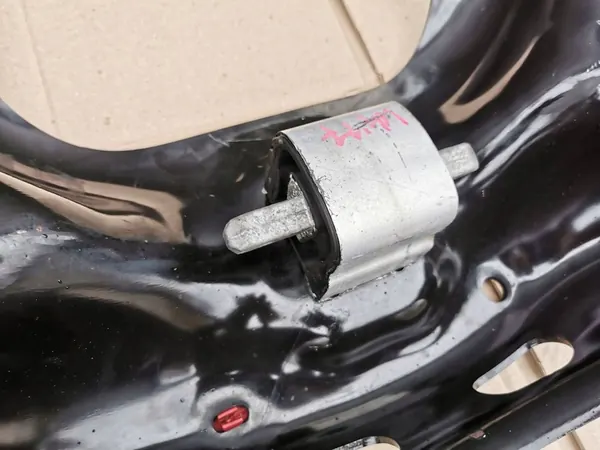 MERCEDES VITO V-KLASA W447 Gearbox Support A4472400200 image 7