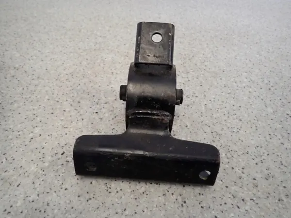 SUZUKI ALTO 1.0i 09 Höger Motorfäste OEM image 3