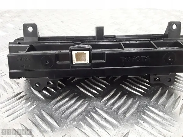 Toyota Auris klimaatregelmodule OEM 75h695 image 4