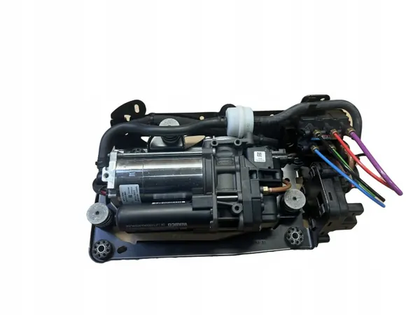 Audi A8 D5 Jousituskompressori OEM 4N0616005D image 2