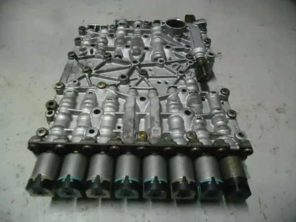 OEM 52854670AA Vaihteiston Venttiilikori 845RE 8HP image 6
