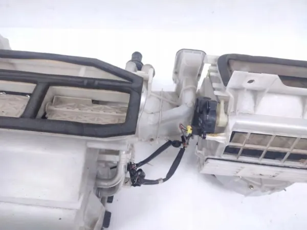 Suzuki Grand Vitara II Luftheizung OEM 74100-64J image 3