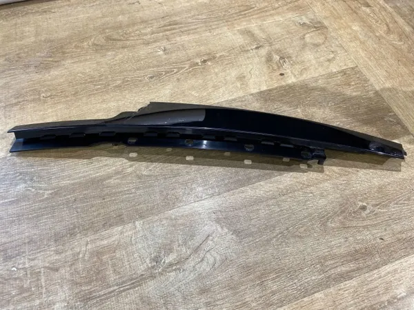 Jaguar XE fram höger dörrglaslist GX7320554AE image 3