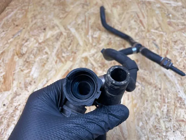 Vesiputki VW Skoda Seat Audi 5Q0122101GK image 10