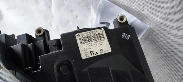 Mitsubishi Colt IV Z30 Faro Reflector Derecho 8301B180 image 6