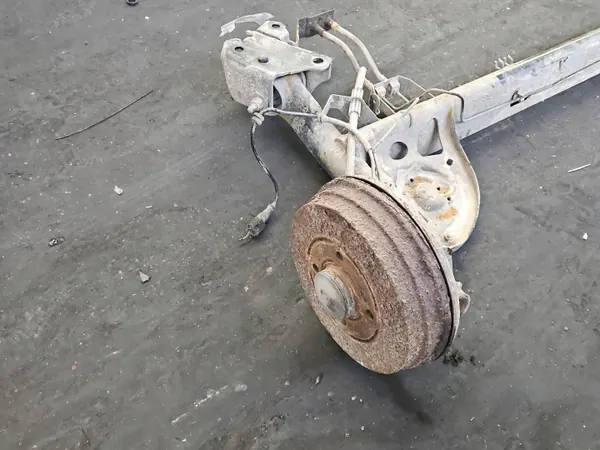 Viga do eixo traseiro OEM IMPRK1549469 Renault Modus image 3