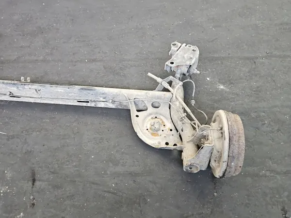 Viga do eixo traseiro OEM IMPRK1549469 Renault Modus image 4