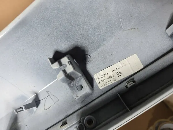 Cache caméra arrière Opel Mokka A OEM 95093299 image 5
