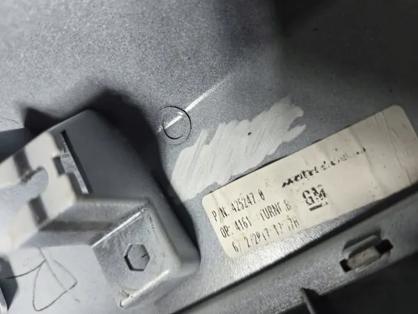 Cache caméra arrière Opel Mokka A OEM 95093299 image 7