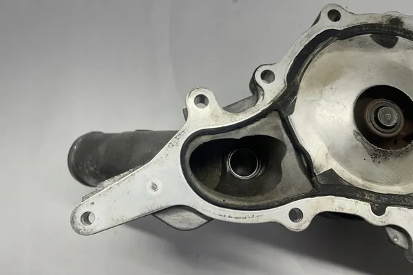 Vattenpump DODGE CHALLENGER 3.6L 2016 OEM 05184498AJ image 5