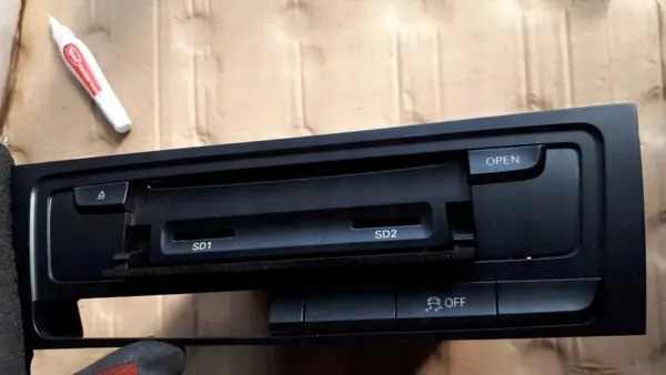 Audi MMI-navigationsenhet OEM 8T1035664D image 4