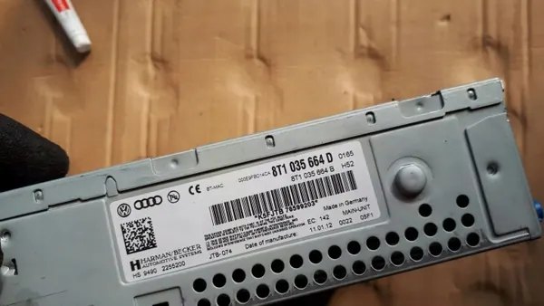 Audi MMI-navigationsenhet OEM 8T1035664D image 7