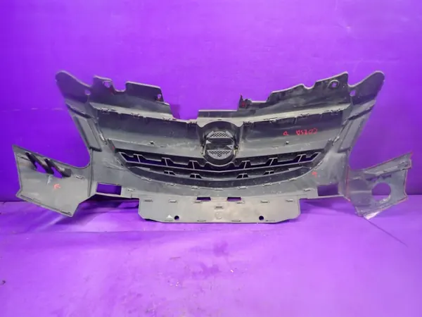 Opel Corsa D 06-11 Puskurigrilli OEM 13179940 image 4