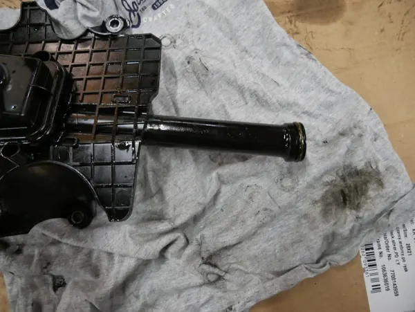 Fumée de pompe à huile BMW 7792946 Moteur M57 image 3