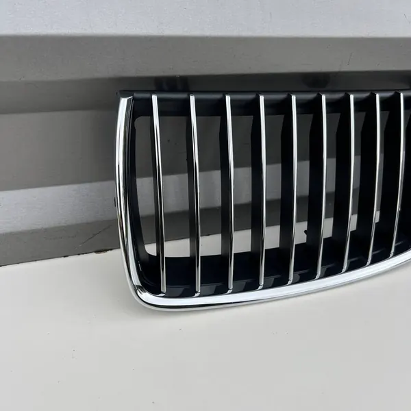 BMW 3 E90 E91 Radiator Grille 51137120009 image 2